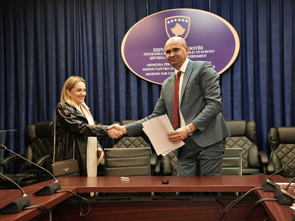 594599496 825177113819124 284556978215098818 n